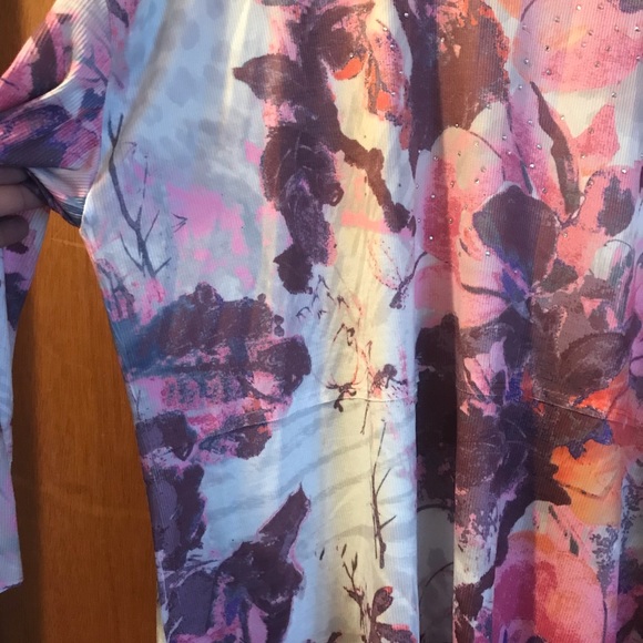 Time & Tru Women’s Sublimation 3/4 Sleeve Top Shirt - Picture 5 of 7